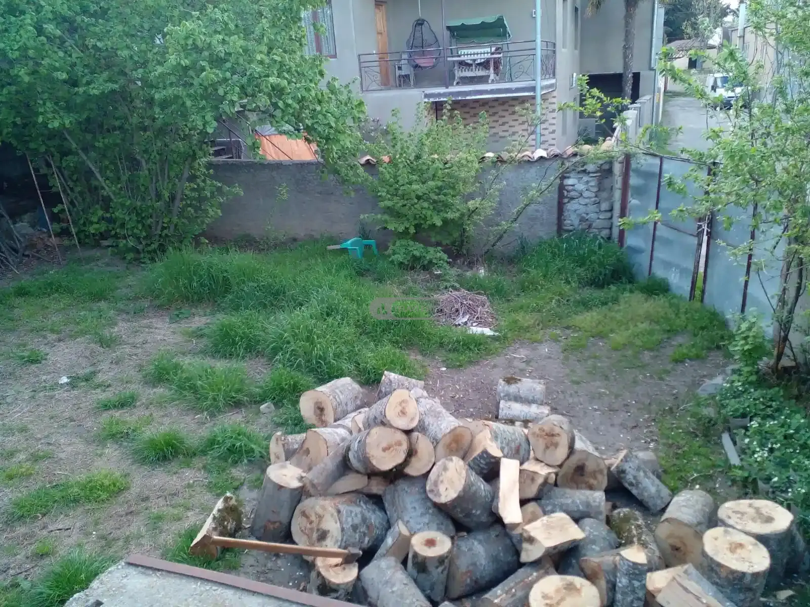 Продается двухэтажный дом в Телави – с коммерческими помещениями