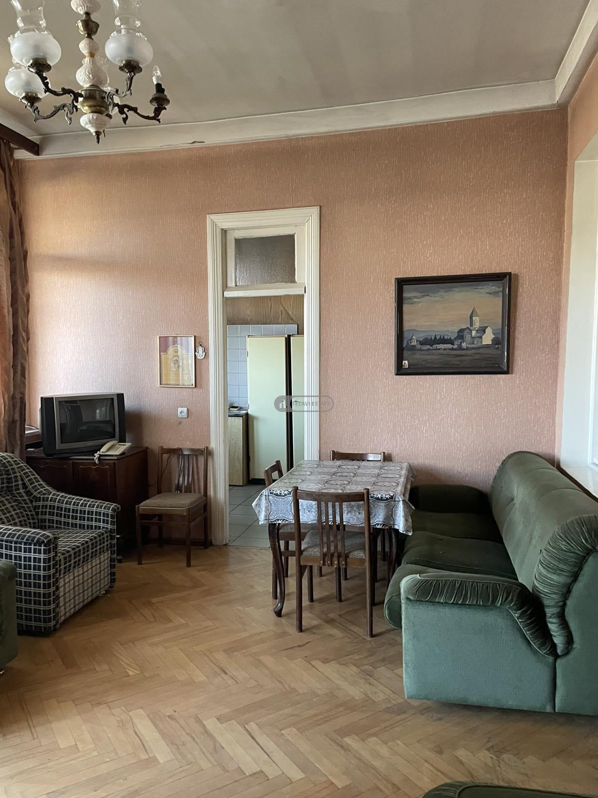 Белэтажный дом с мансардой в Телави