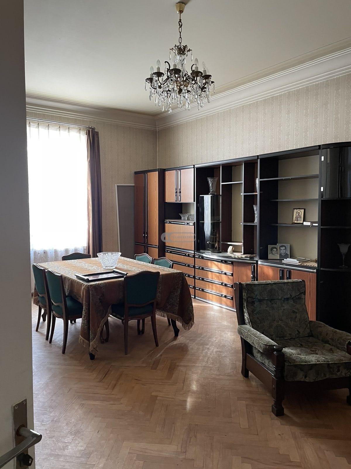 Белэтажный дом с мансардой в Телави