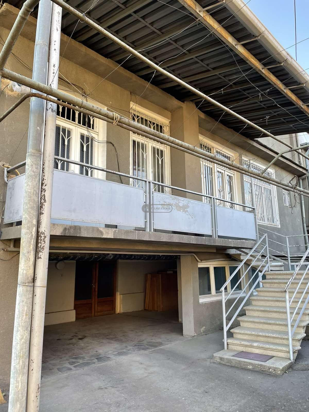 Белэтажный дом с мансардой в Телави