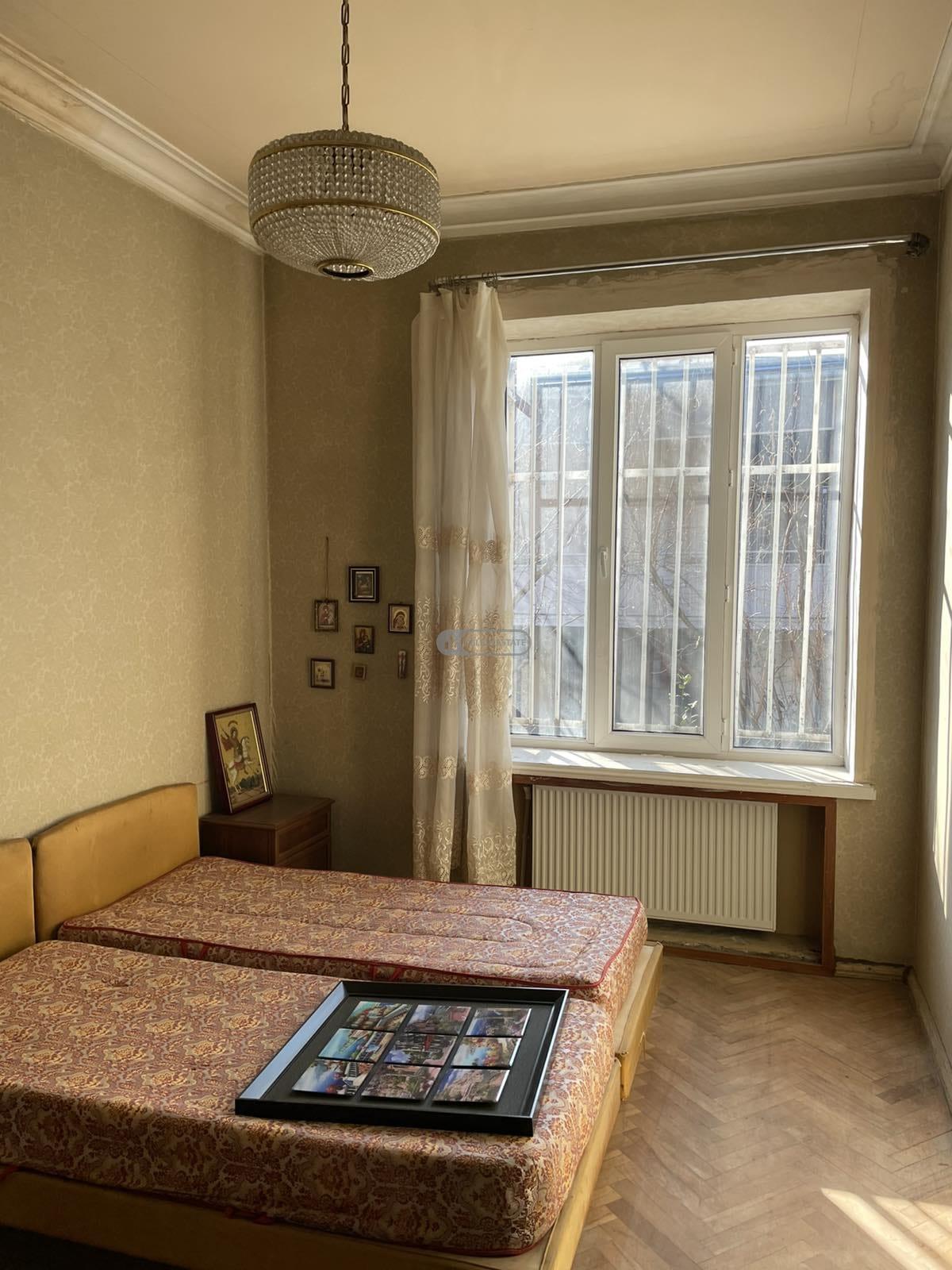 Белэтажный дом с мансардой в Телави