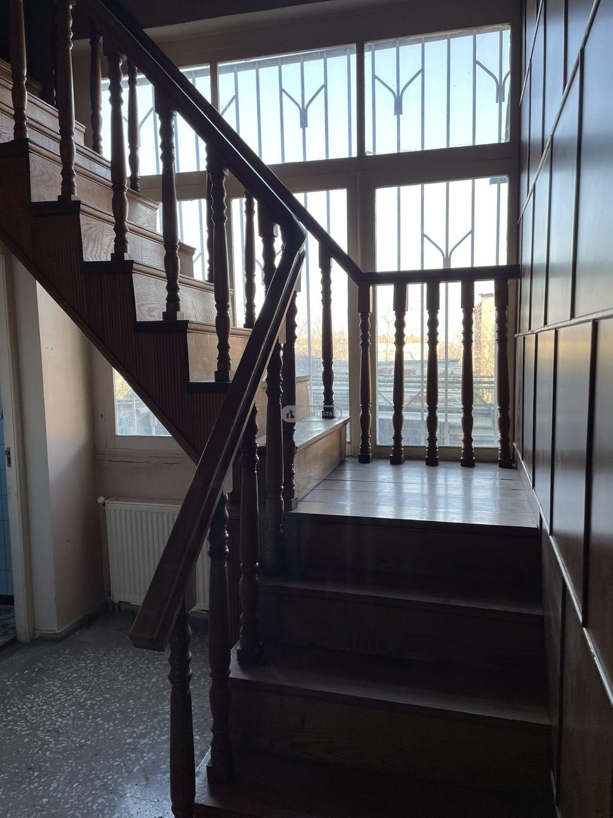 Белэтажный дом с мансардой в Телави