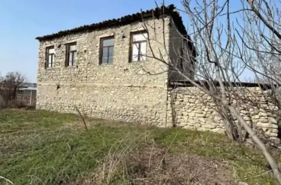 Старый дом с жилым земельным участком в Хорхели