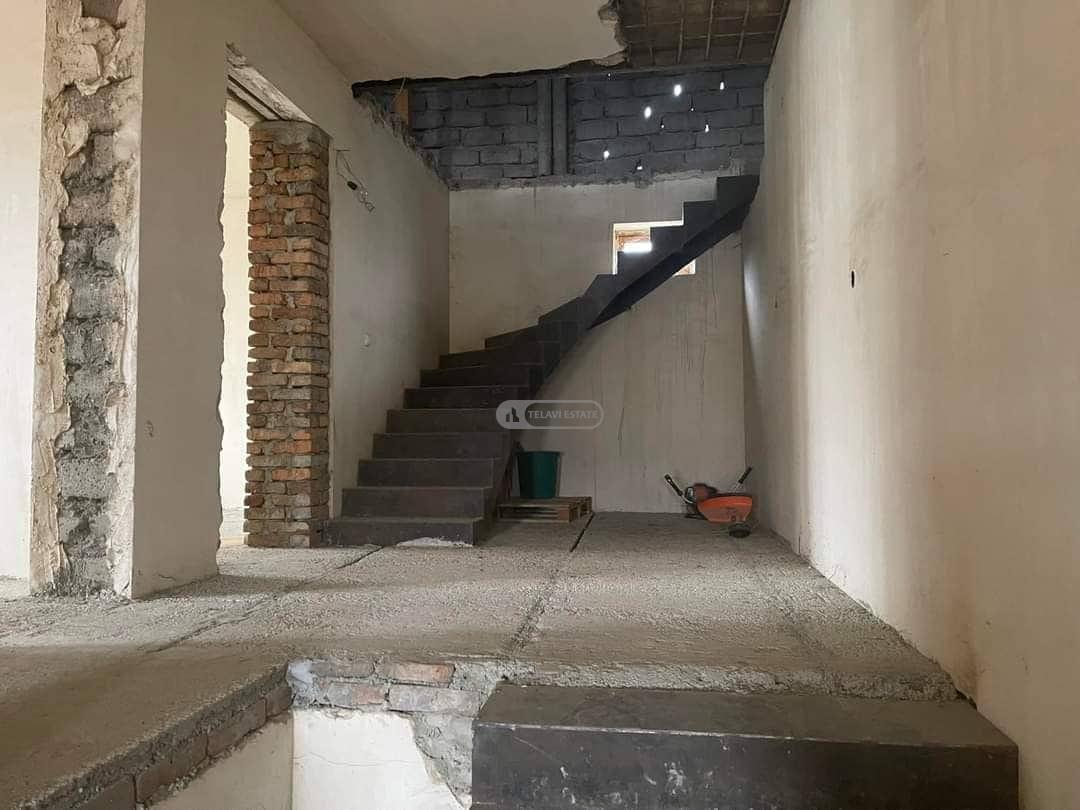 Бельэтажный дом с мансардой в Телави