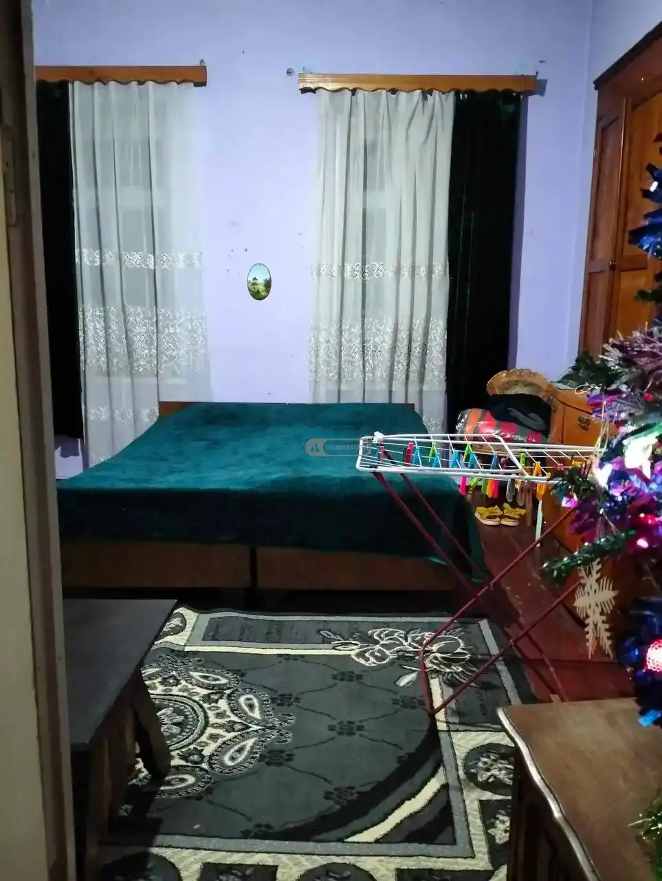 ძველი აშენებული სახლი თელავის ცენტრში