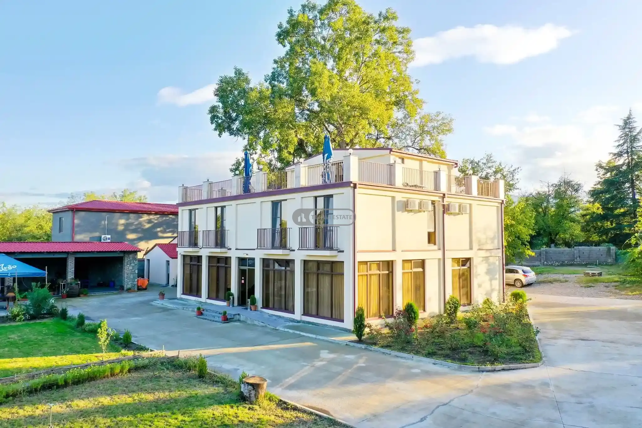 Действующий отель на продажу в Телави