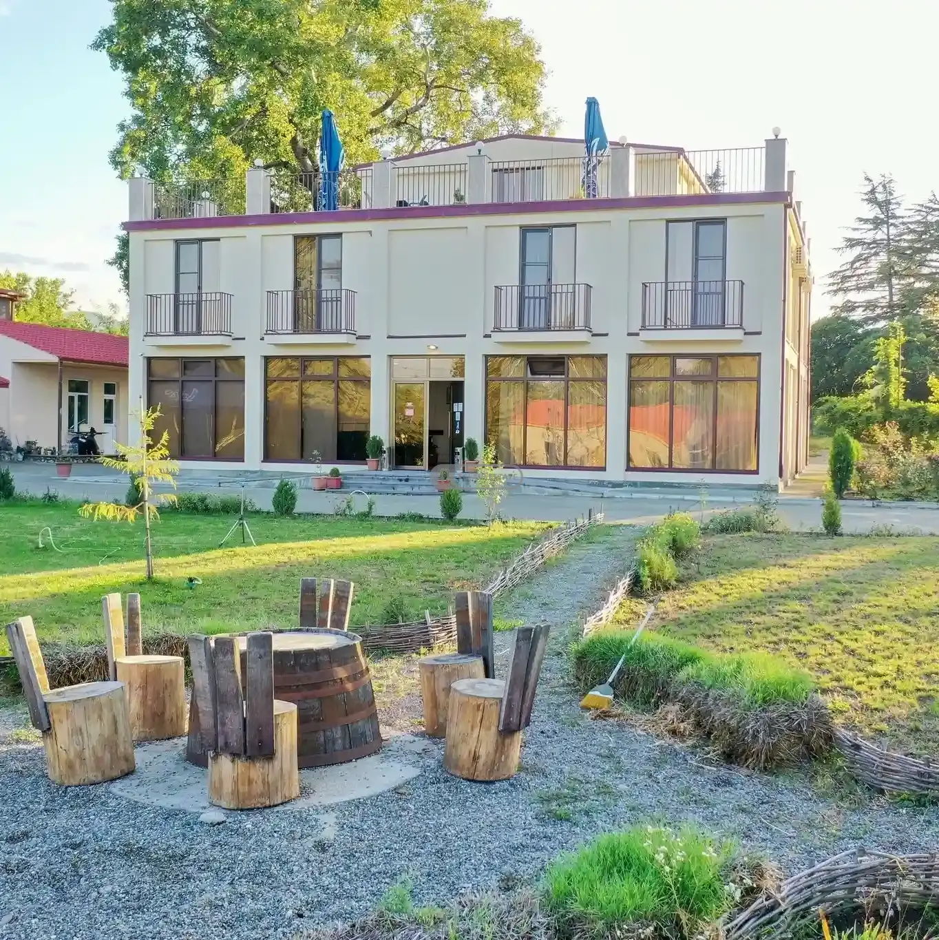 Действующий отель на продажу в Телави