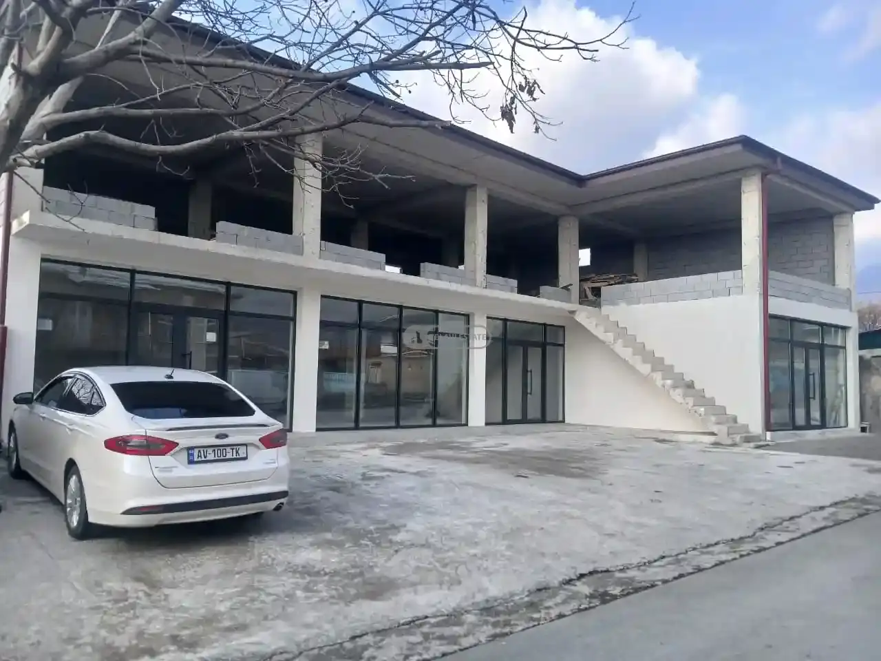 Сдаётся коммерческое помещение в Шилде