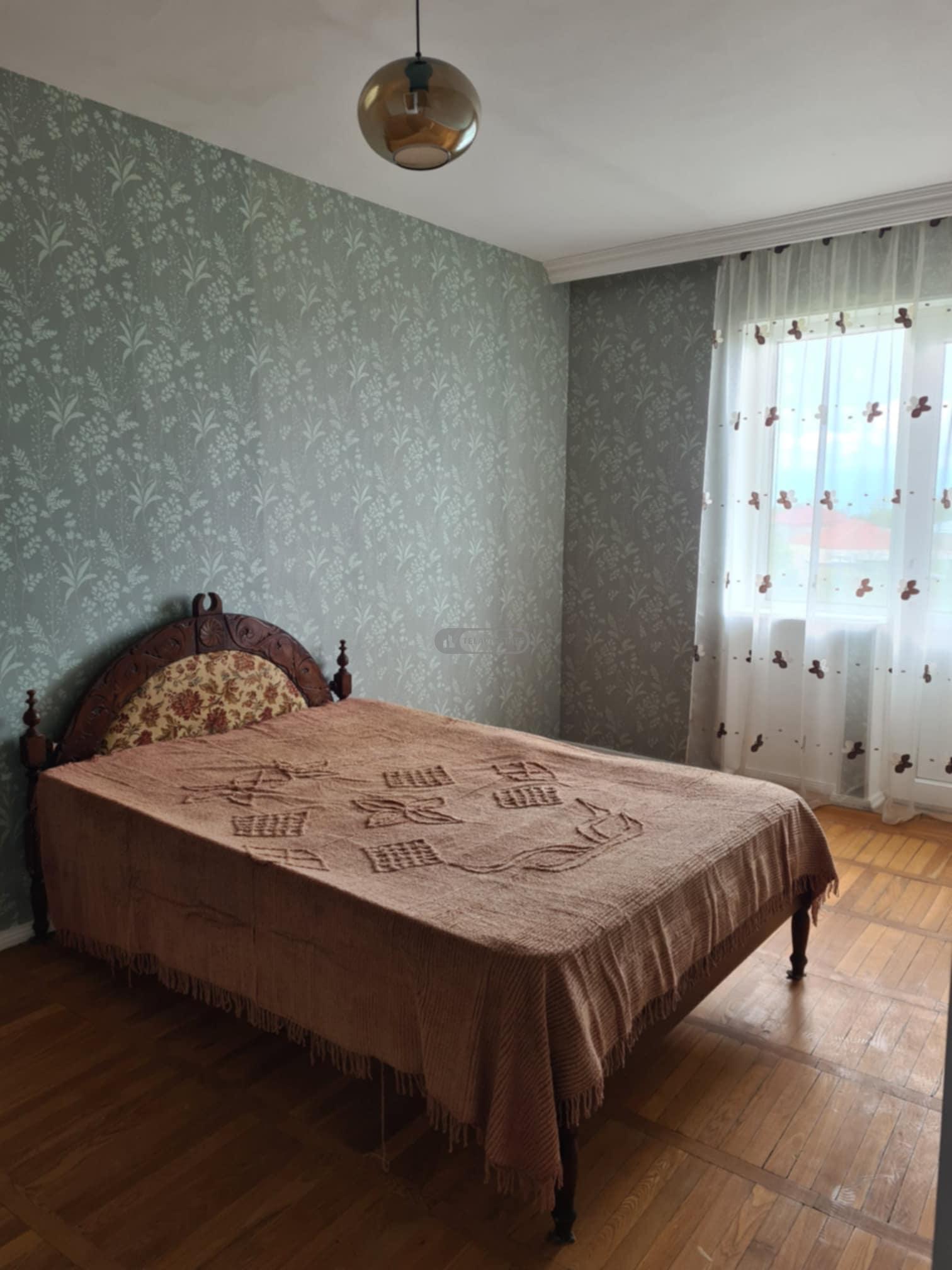 Сдаётся 3-комнатная квартира в Телави