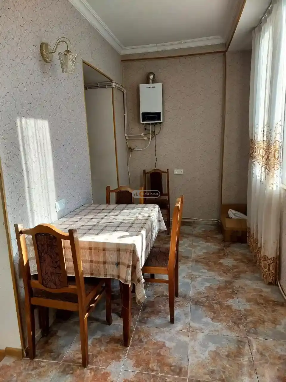 Продается 2-комнатная квартира в центре Телави