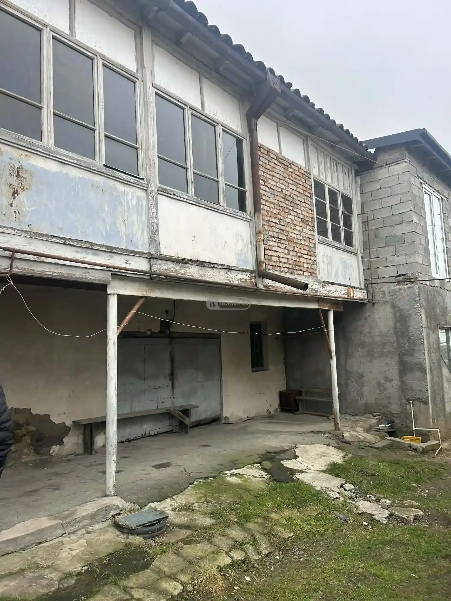 Старый дом с большим двором в Телави