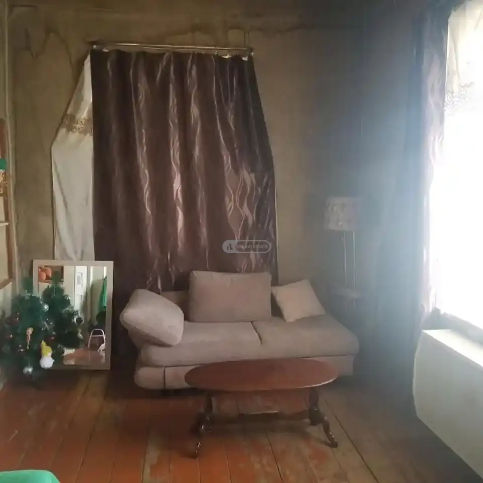 ორსართულიანი სახლი თელავში