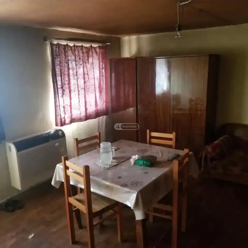 ორსართულიანი სახლი თელავში