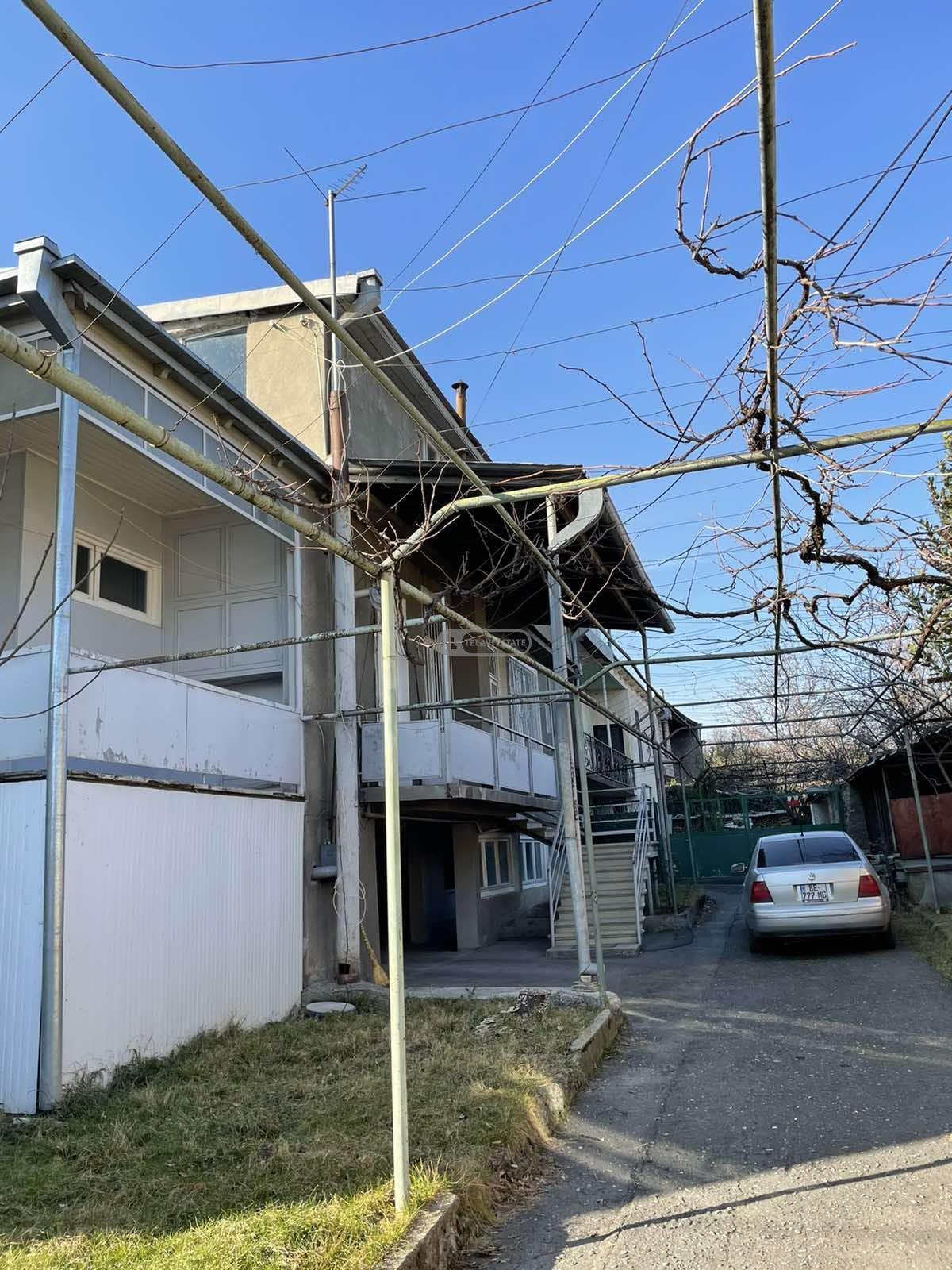 ბელეტაჟი ბინა მანსარდით თელავში