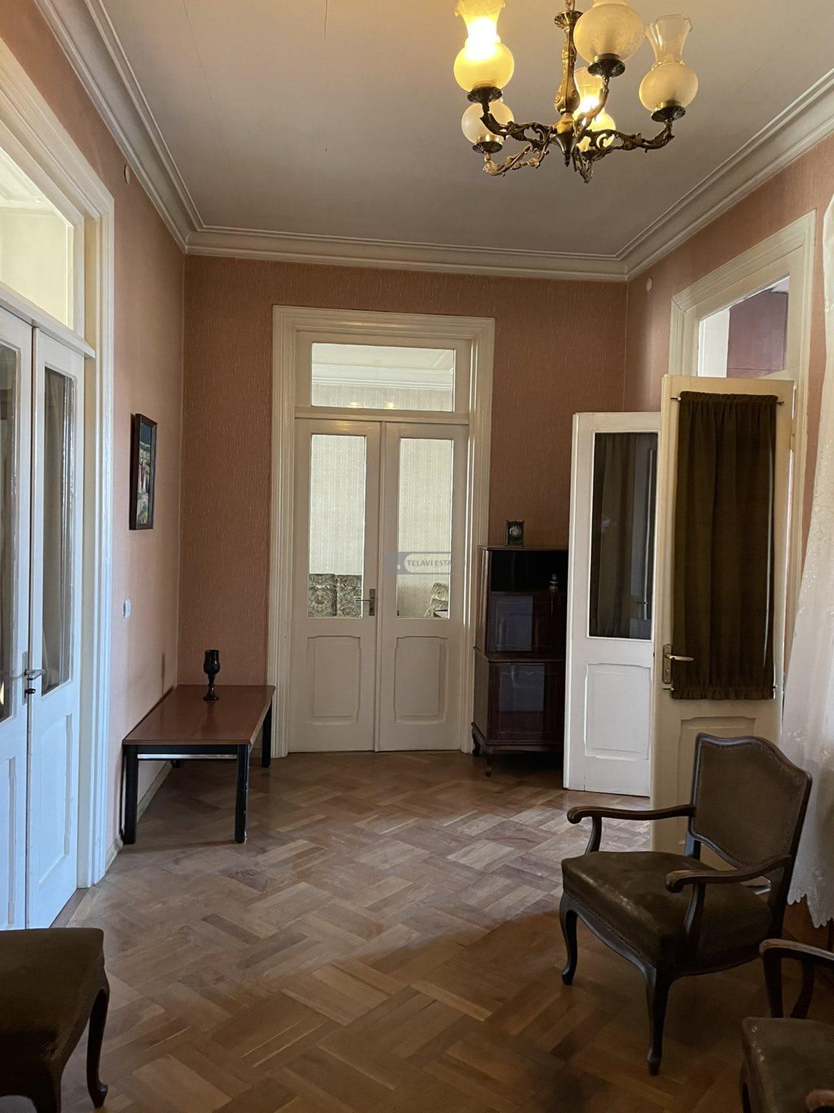 ბელეტაჟი ბინა მანსარდით თელავში