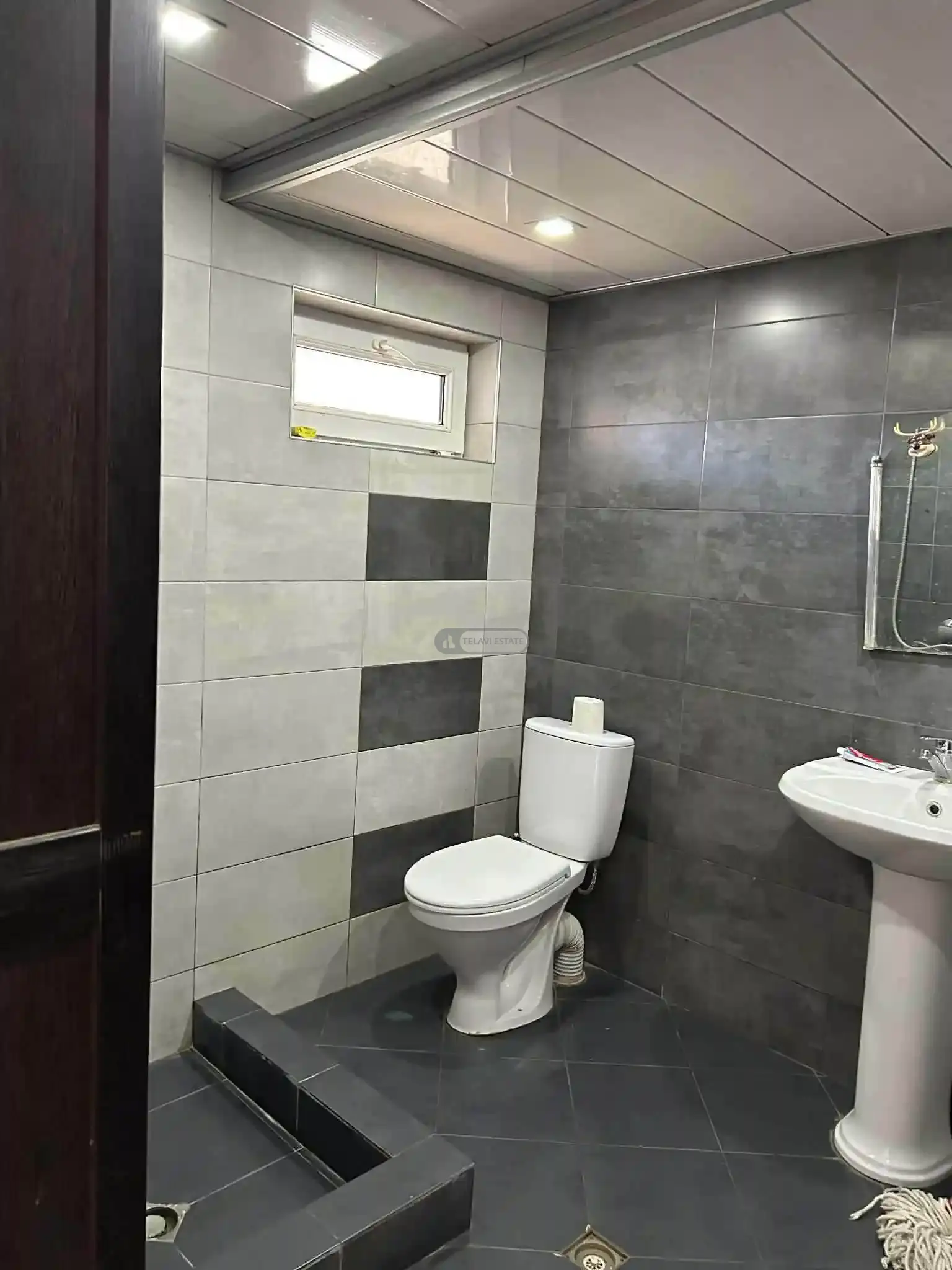 ქირავდება სახლი თელავში