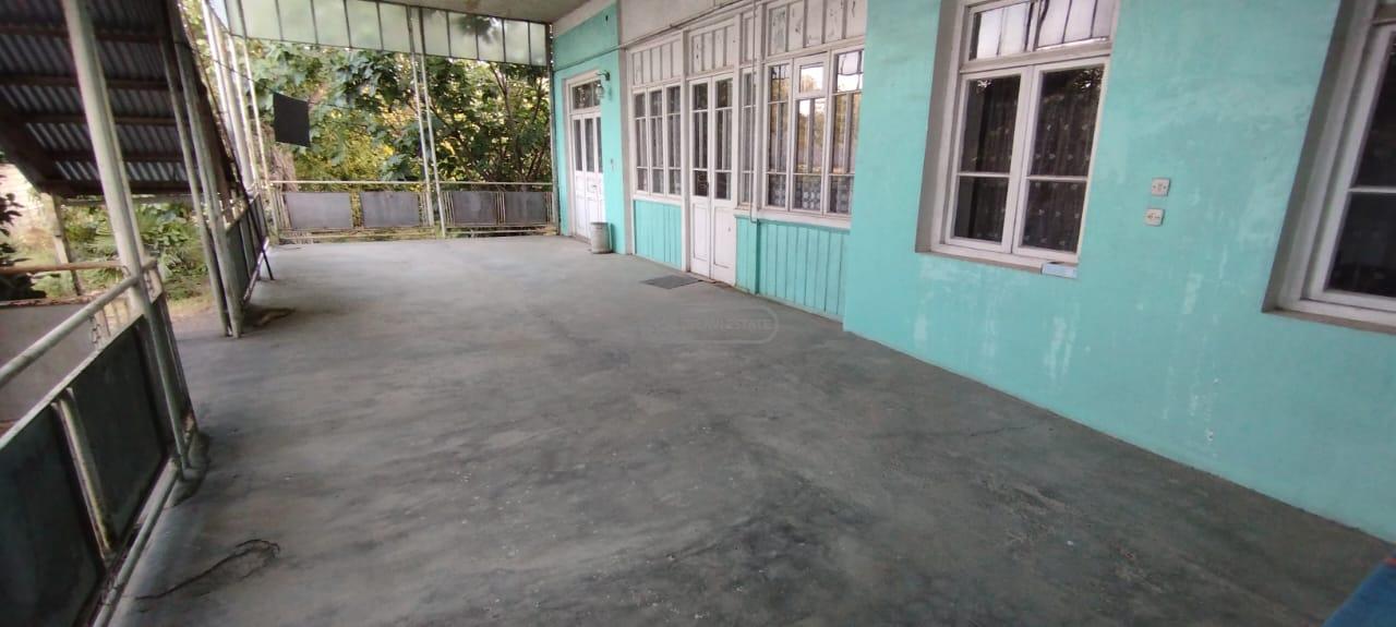 ორსართულიანი სახლი წინანდალში