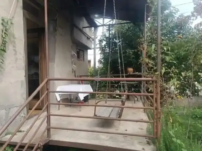 ბელეტაჟი სახლი თელავის ცენტრთან ახლოს