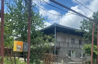 სახლი ვარდისუბანში