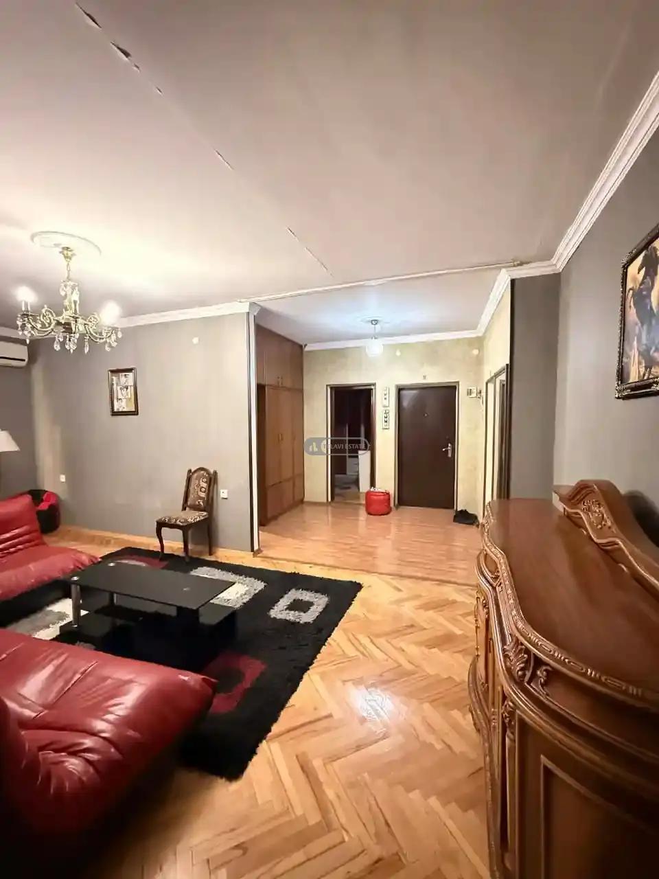 ქირავდება 5 ოთახიანი ბინა