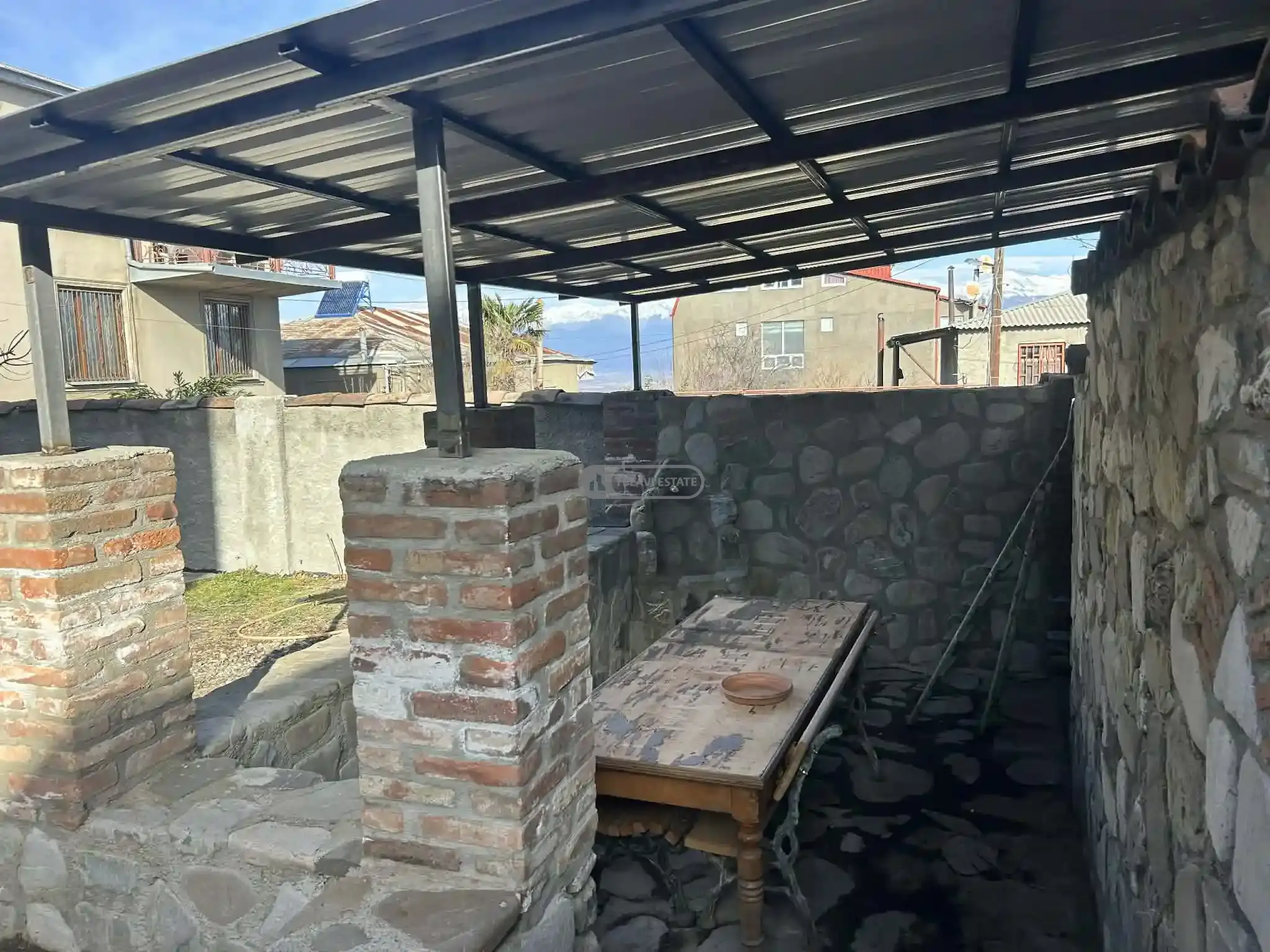 ქირავდება სახლი თელავში