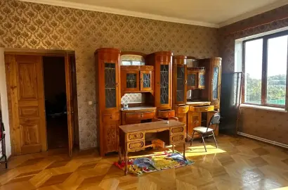 სახლი და მარანი წინანდალში